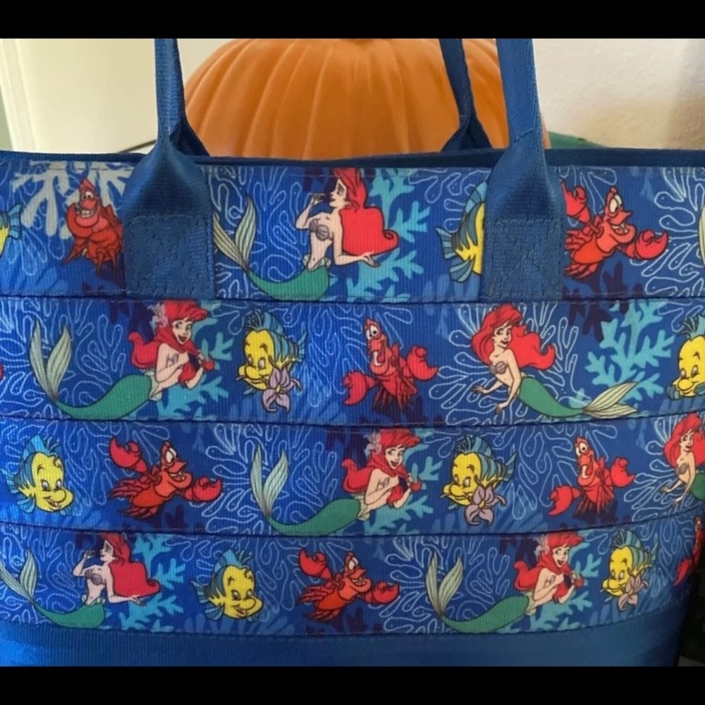 Harveys Seatbelt purse